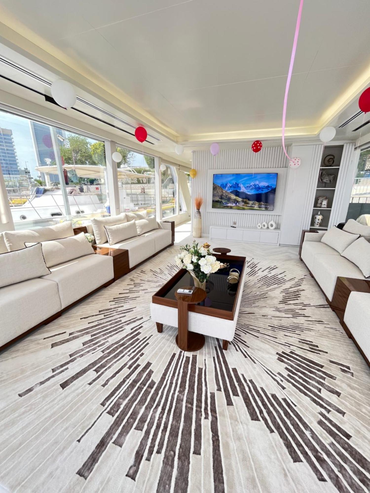 Solara Yacht Botel